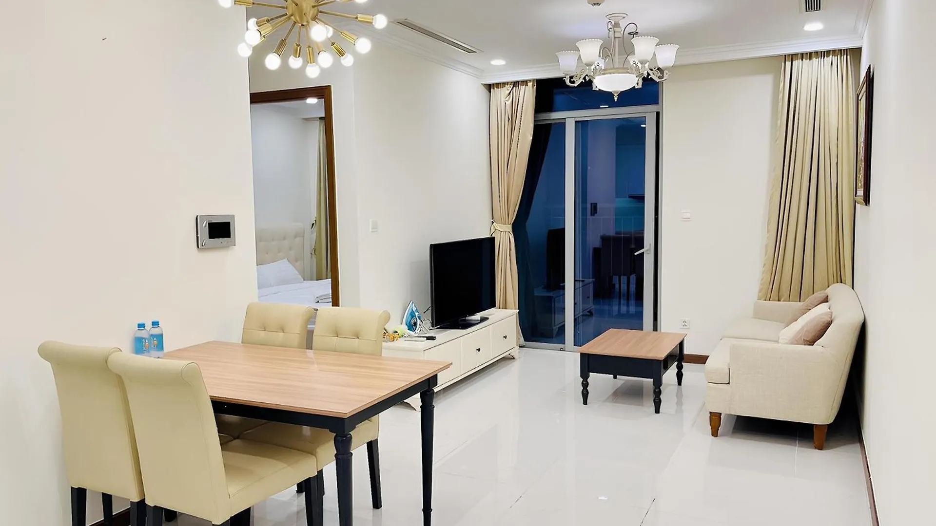 Vinhomes Apartments Serviced Ho Chi Minh City 0*,