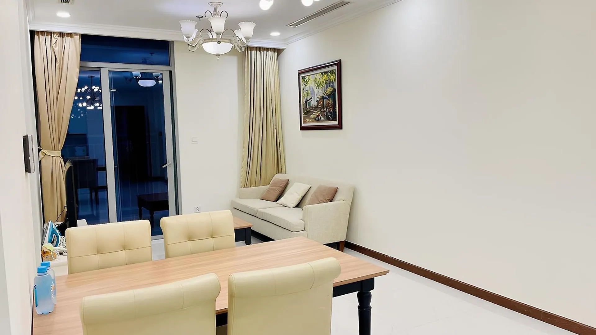 Vinhomes Apartments Serviced Ho Chi Minh City 0*,